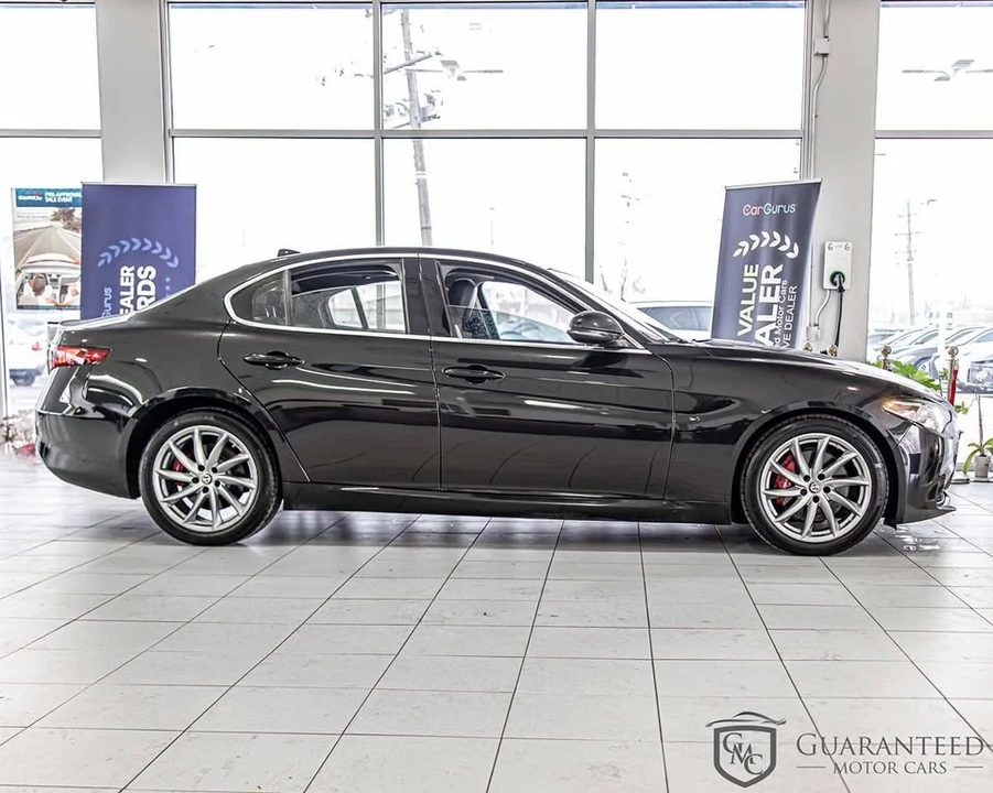 2018 Alfa Romeo Giulia - Image 9 of 20