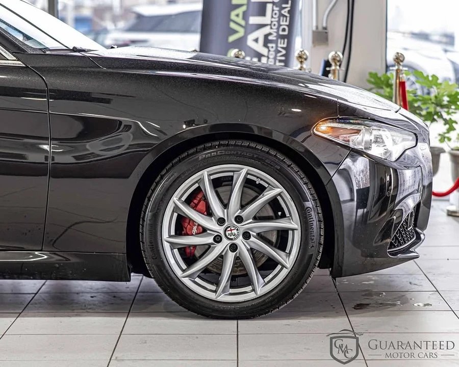 2018 Alfa Romeo Giulia - Image 11 of 20