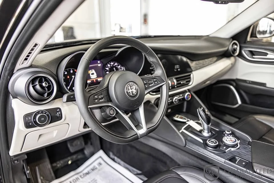 2018 Alfa Romeo Giulia - Image 20 of 20