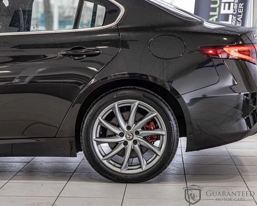 2018 Alfa Romeo Giulia - Image 8 of 20