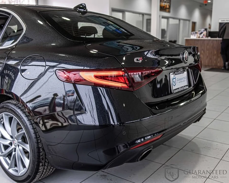 2018 Alfa Romeo Giulia - Image 14 of 20