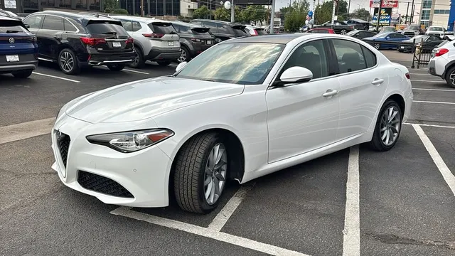 2018 Alfa Romeo Giulia Giulia