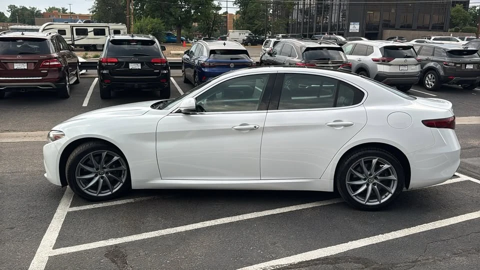 2018 Alfa Romeo Giulia - Image 18 of 20