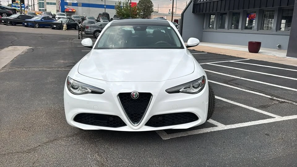2018 Alfa Romeo Giulia - Image 2 of 20