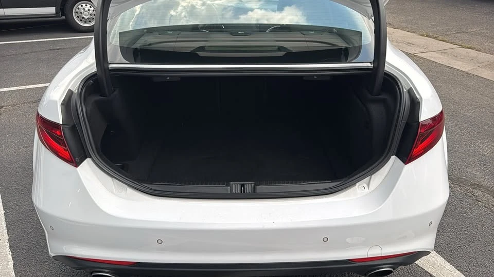 2018 Alfa Romeo Giulia - Image 8 of 20