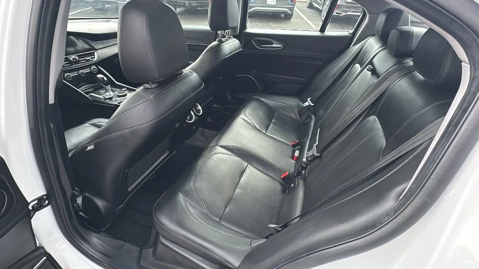 2018 Alfa Romeo Giulia - Image 5 of 20