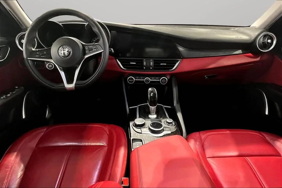 2018 Alfa Romeo Giulia - Image 7 of 10