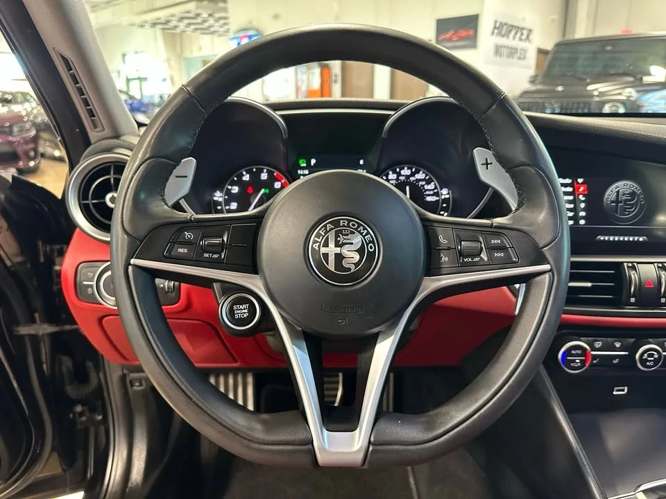2018 Alfa Romeo Giulia - Image 14 of 19