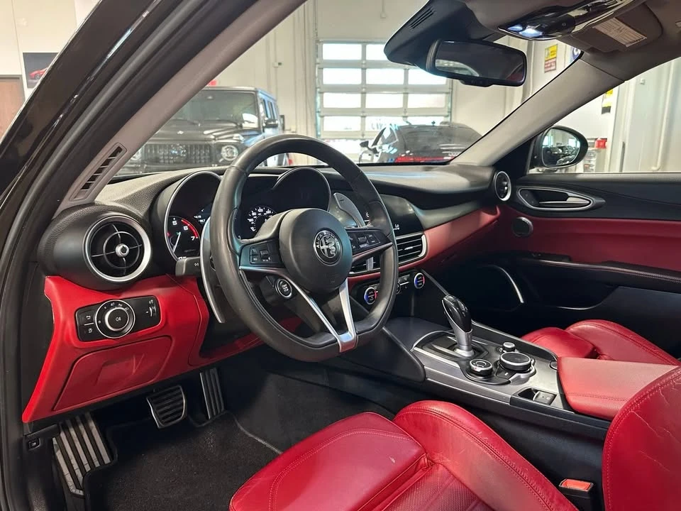 2018 Alfa Romeo Giulia - Image 12 of 19