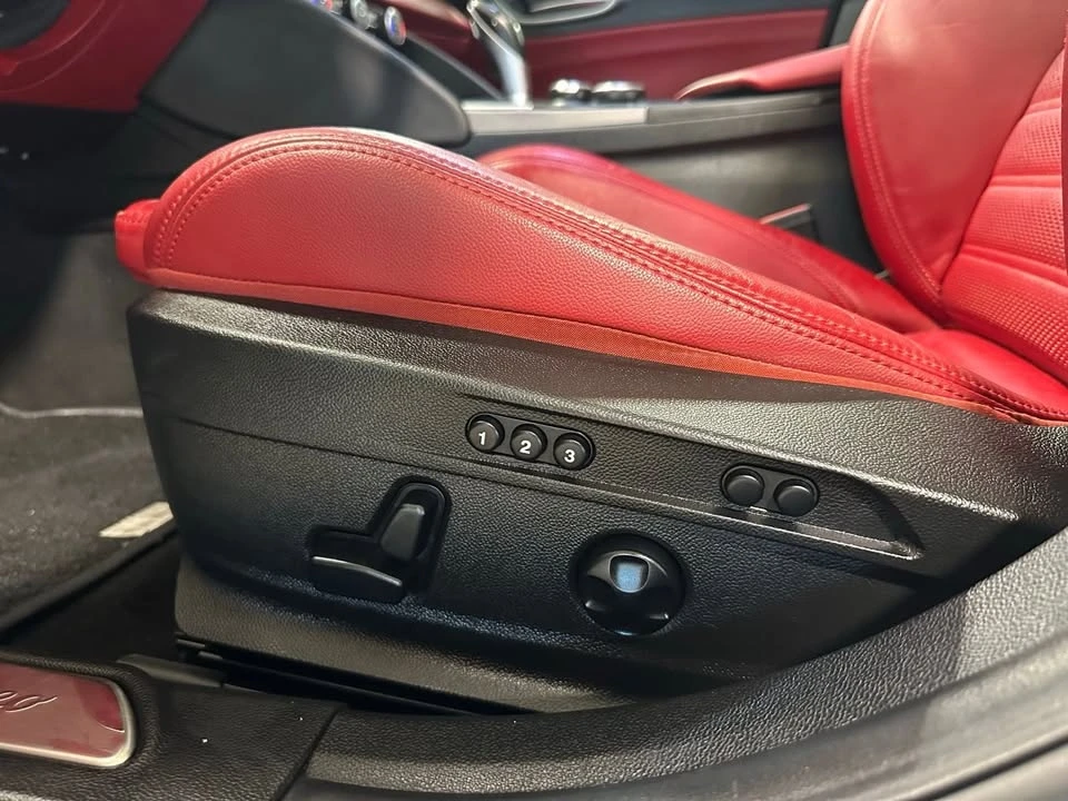 2018 Alfa Romeo Giulia - Image 11 of 19
