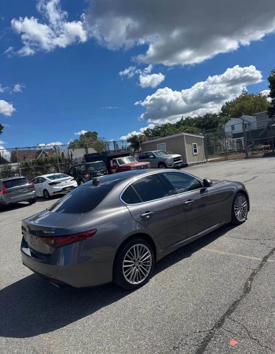 2018 Alfa Romeo Giulia - Image 9 of 9