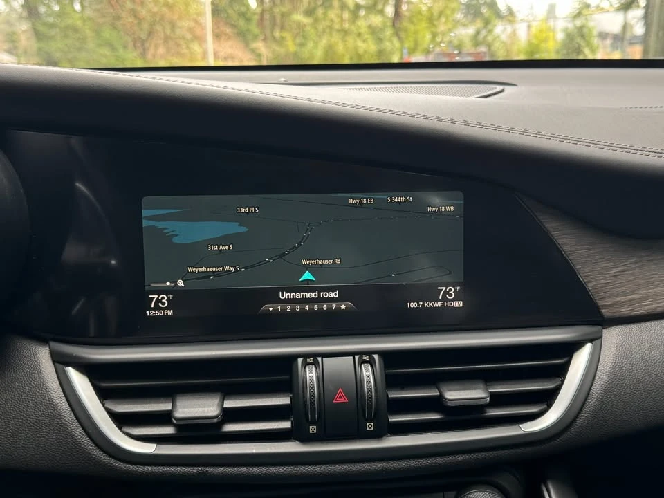 2018 Alfa Romeo Giulia - Image 13 of 20