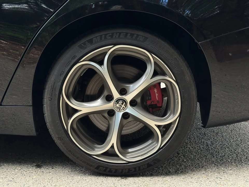 2018 Alfa Romeo Giulia - Image 6 of 20