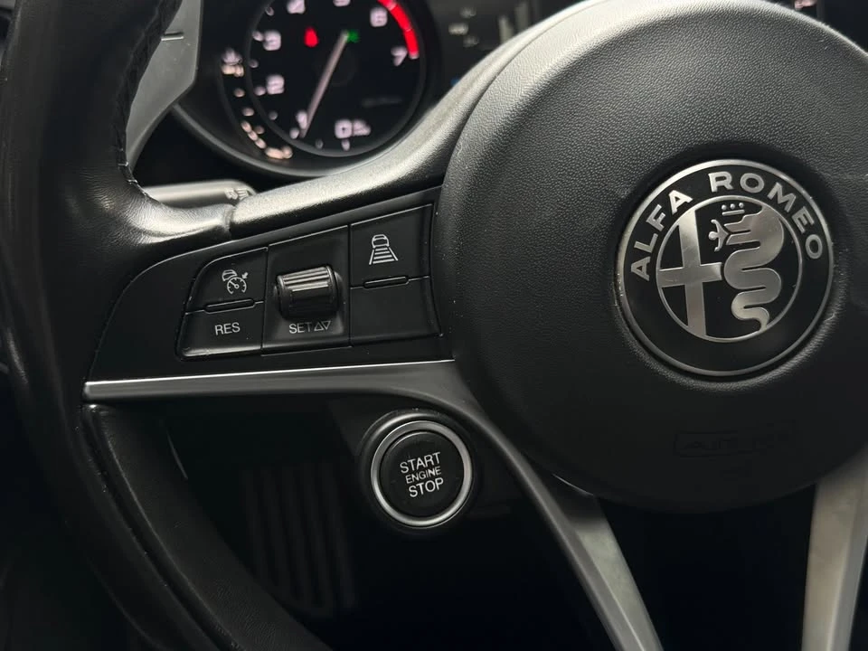 2018 Alfa Romeo Giulia - Image 16 of 20