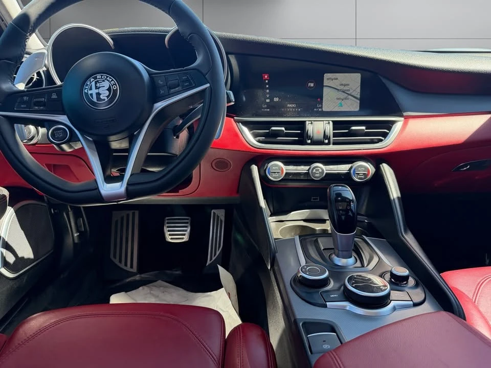 2018 Alfa Romeo Giulia - Image 19 of 20
