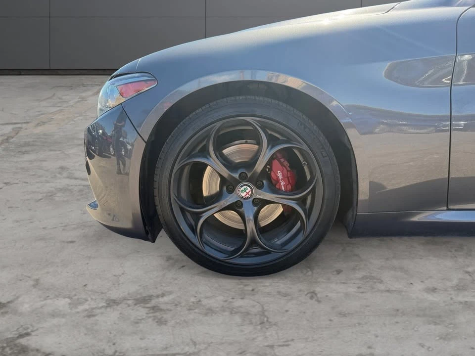 2018 Alfa Romeo Giulia - Image 9 of 20