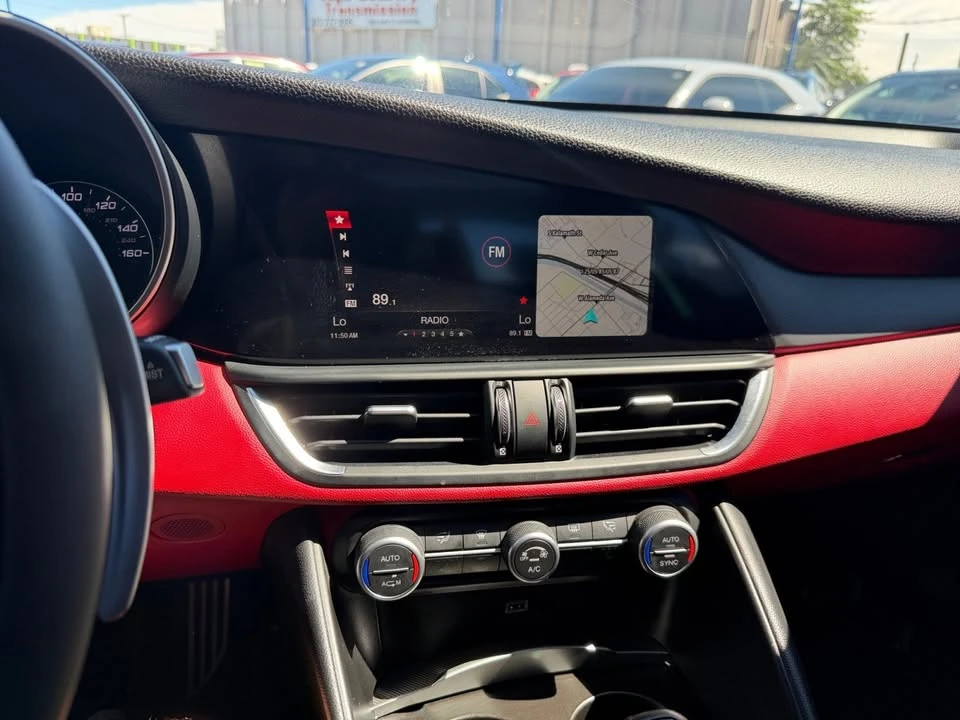 2018 Alfa Romeo Giulia - Image 17 of 20