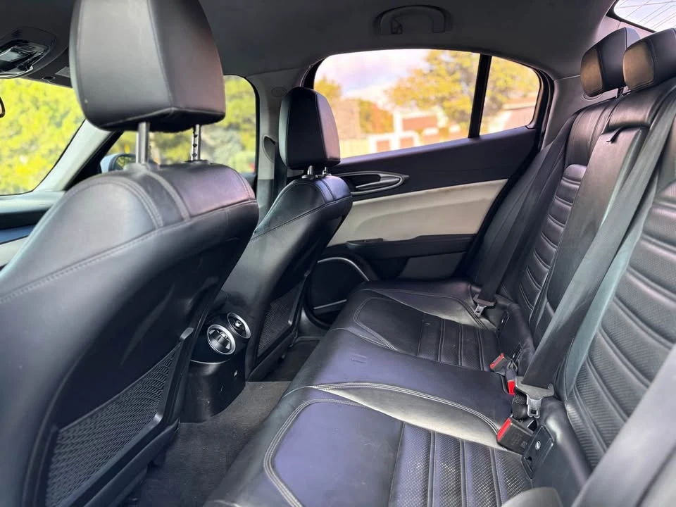 2018 Alfa Romeo Giulia - Image 5 of 8