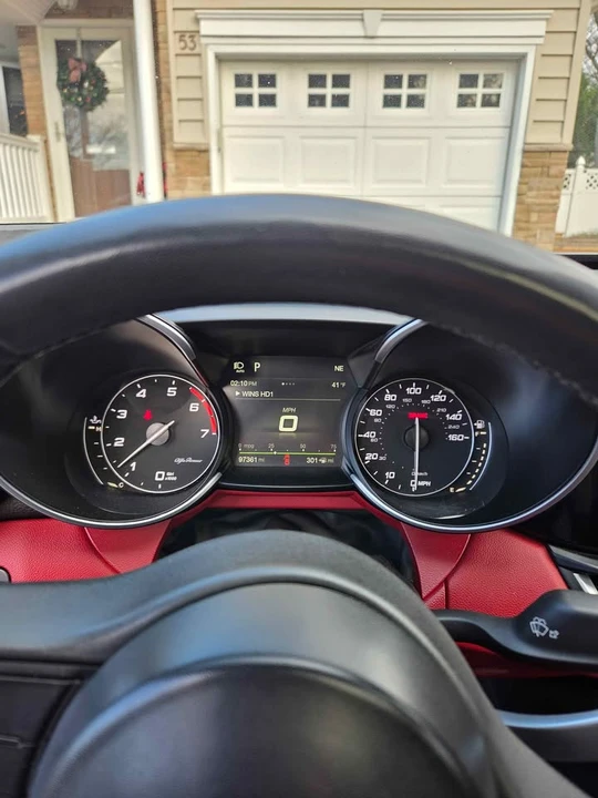 2018 Alfa Romeo Giulia - Image 5 of 10
