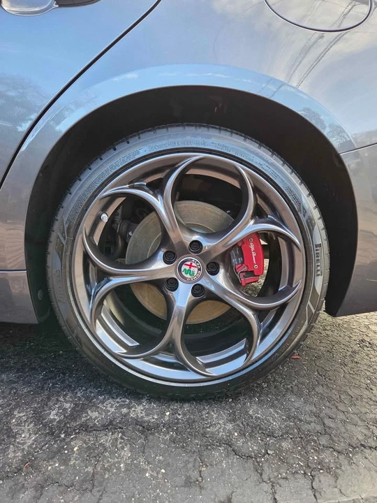 2018 Alfa Romeo Giulia - Image 9 of 10