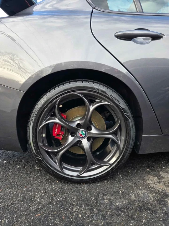 2018 Alfa Romeo Giulia - Image 6 of 10