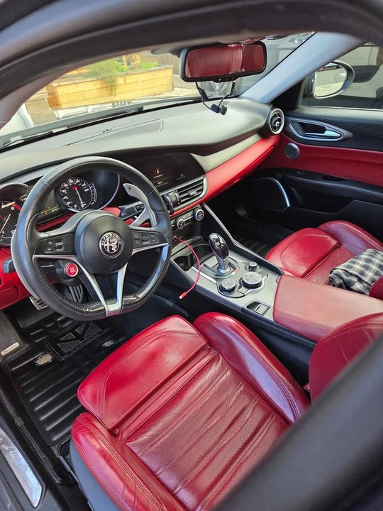 2018 Alfa Romeo Giulia - Image 4 of 10