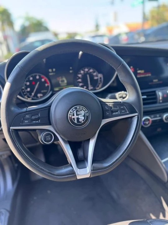2018 Alfa Romeo Giulia - Image 7 of 10