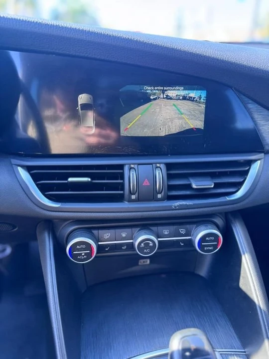 2018 Alfa Romeo Giulia - Image 8 of 10