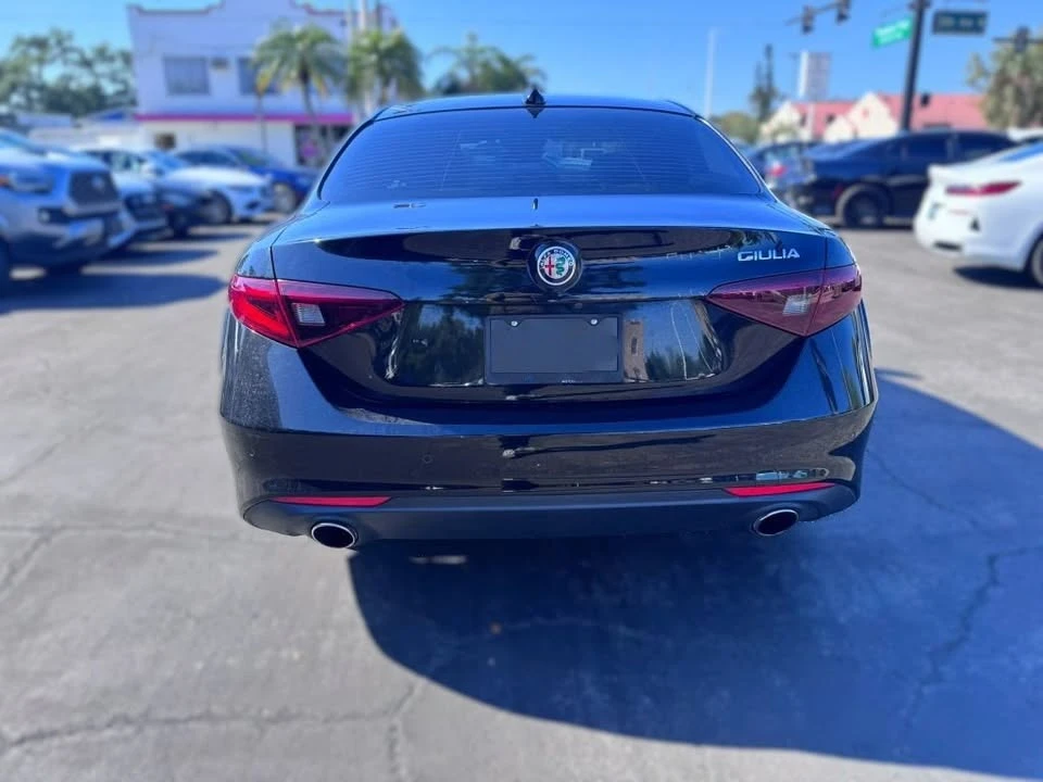 2018 Alfa Romeo Giulia - Image 5 of 10