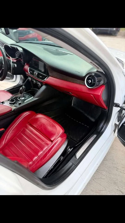 2018 Alfa Romeo - Image 11 of 11