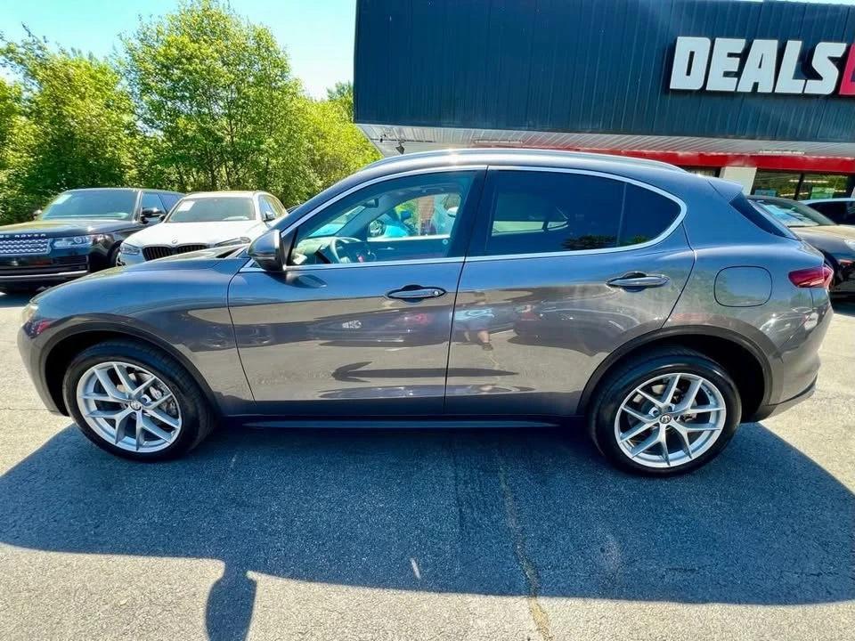 2018 Alfa Romeo Stelvio - Image 11 of 20