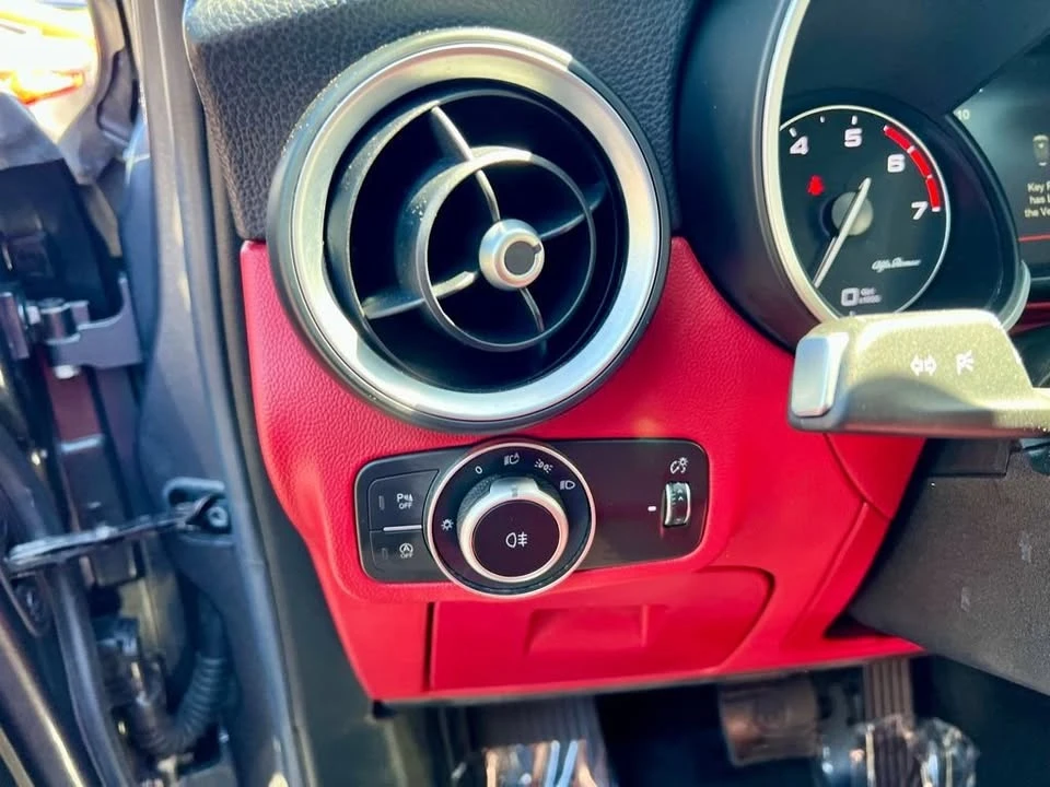 2018 Alfa Romeo Stelvio - Image 15 of 20
