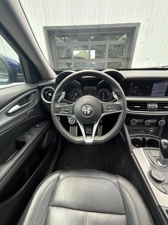 2018 Alfa Romeo Giulia - Image 11 of 18