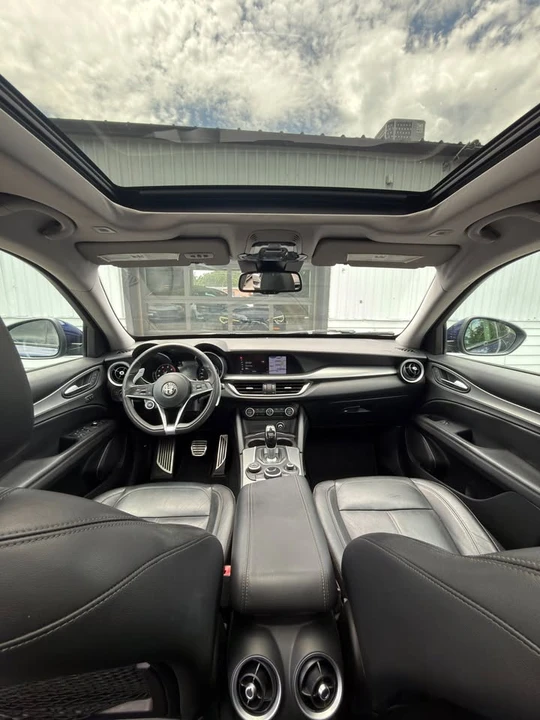 2018 Alfa Romeo Giulia - Image 7 of 18