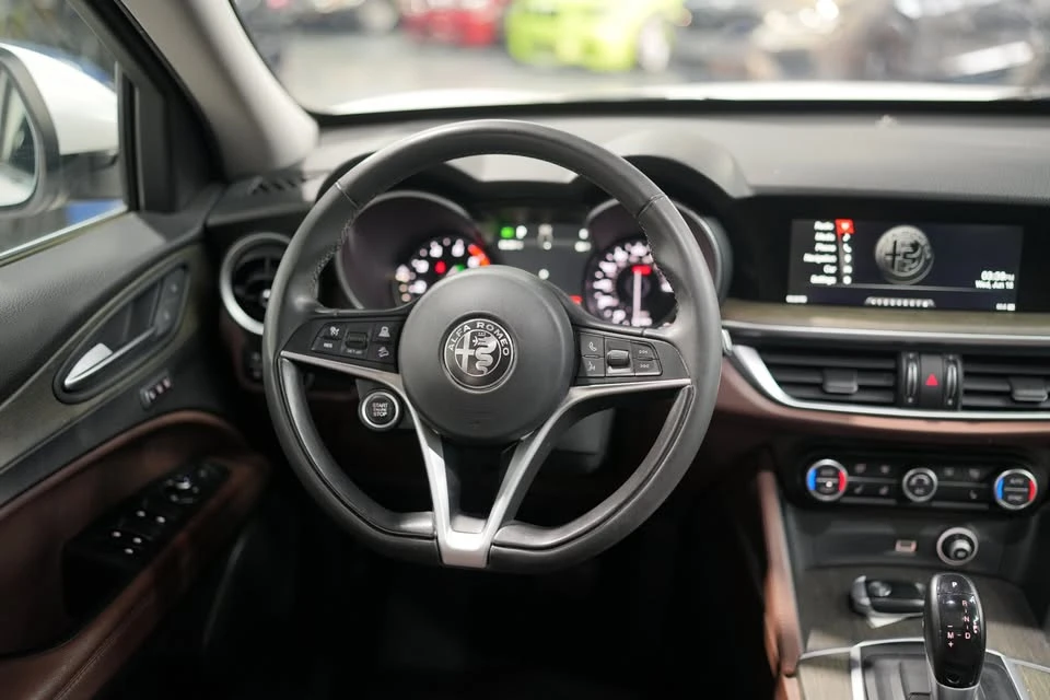 2018 Alfa Romeo Stelvio - Image 17 of 19