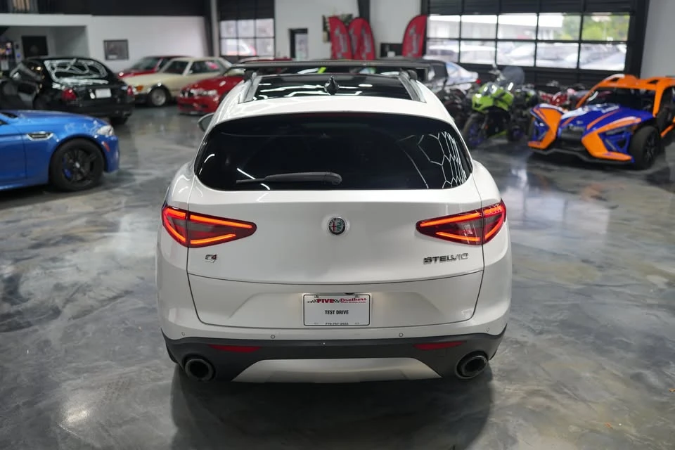 2018 Alfa Romeo Stelvio - Image 11 of 19