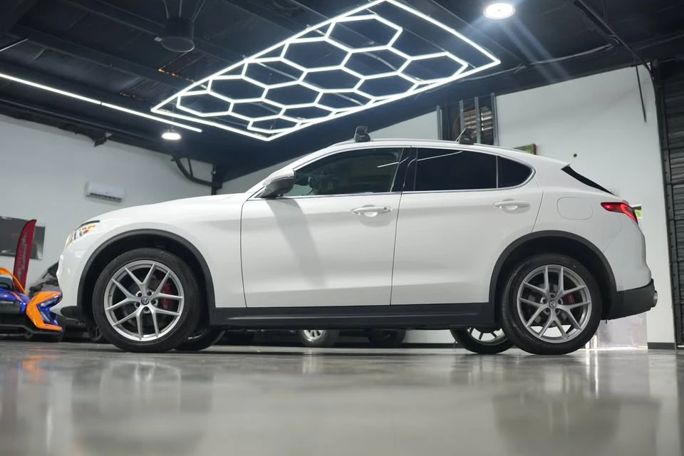 2018 Alfa Romeo Stelvio - Image 14 of 19