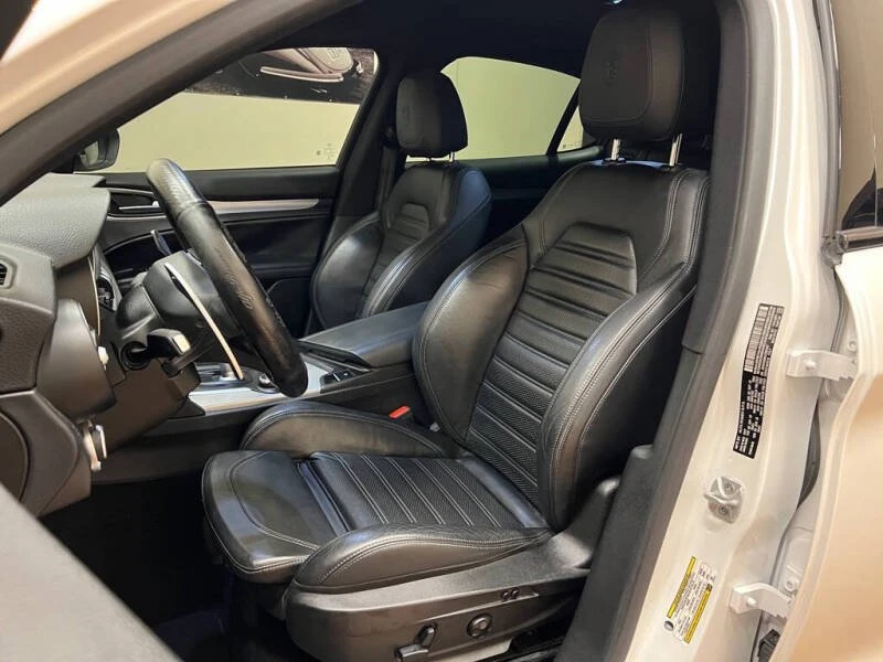 2018 Alfa Romeo Stelvio - Image 13 of 17