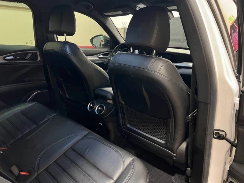 2018 Alfa Romeo Stelvio - Image 15 of 17