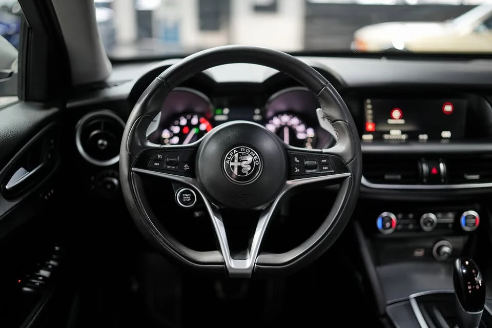 2018 Alfa Romeo Stelvio - Image 18 of 20