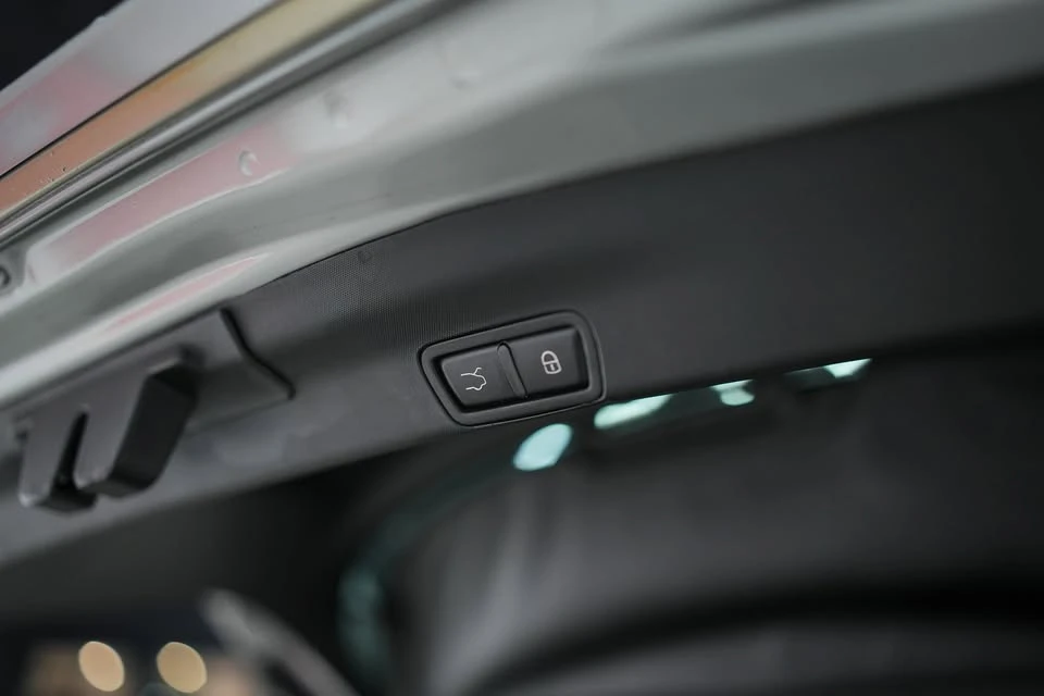 2018 Alfa Romeo Stelvio - Image 14 of 20