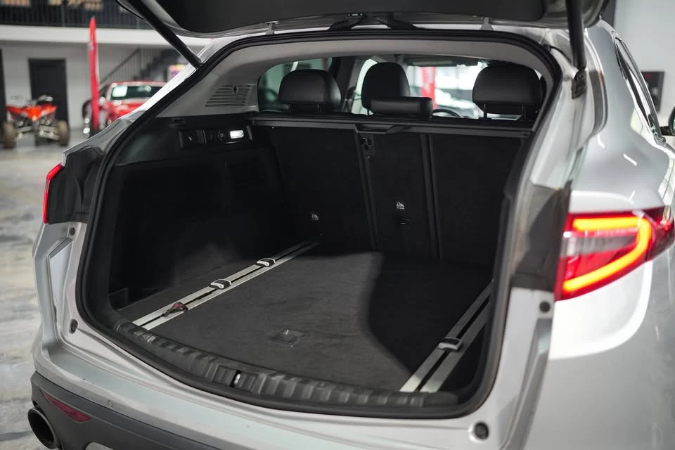 2018 Alfa Romeo Stelvio - Image 13 of 20