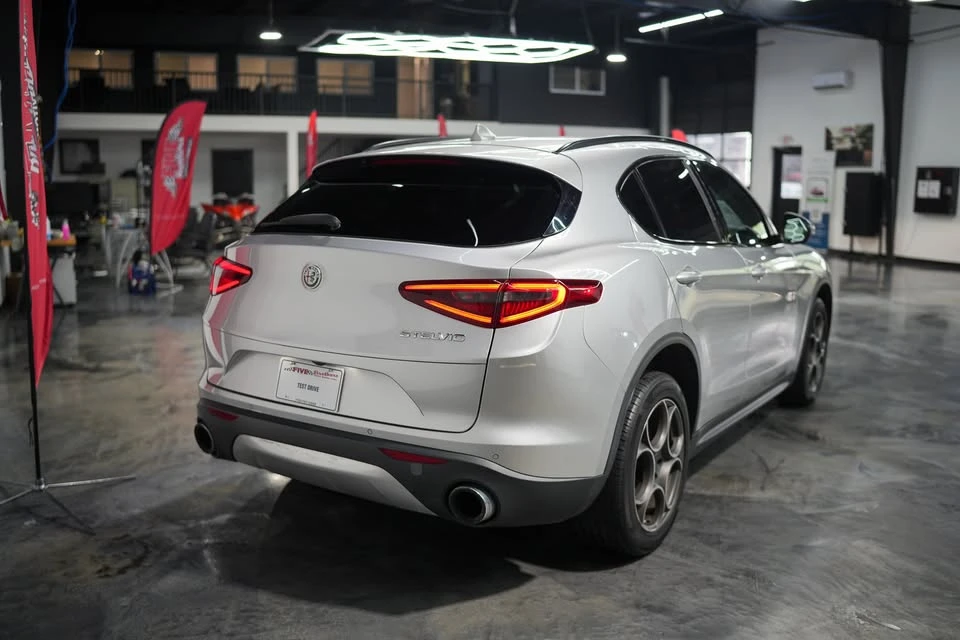 2018 Alfa Romeo Stelvio - Image 10 of 20