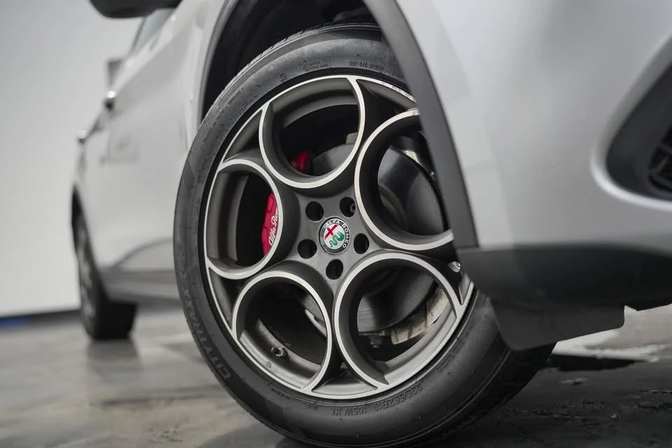 2018 Alfa Romeo Stelvio - Image 3 of 20
