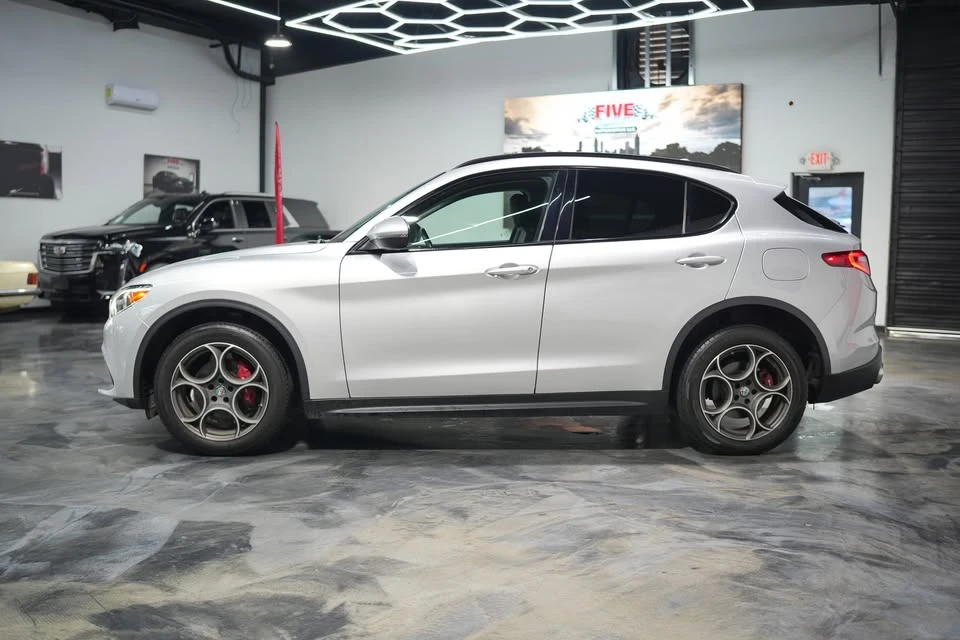 2018 Alfa Romeo Stelvio - Image 15 of 20