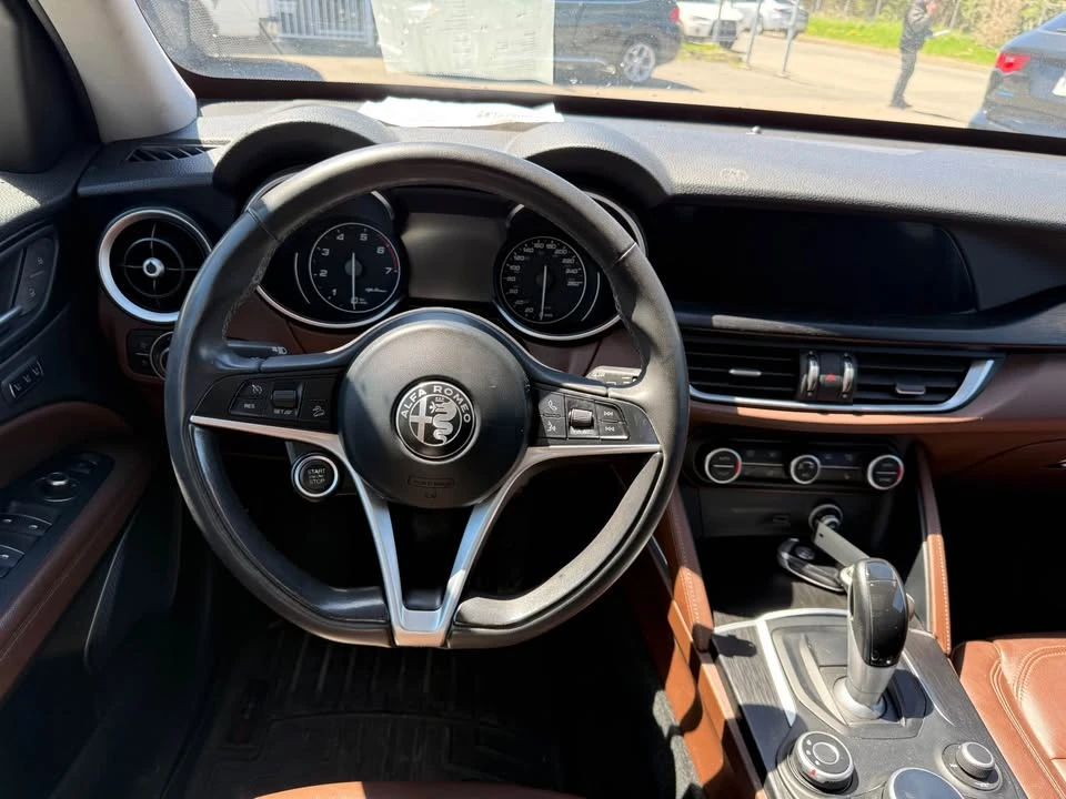 2018 Alfa Romeo Stelvio - Image 13 of 16