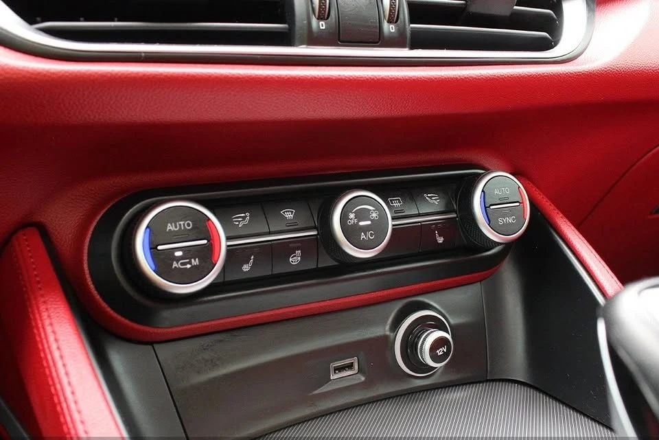 2018 Alfa Romeo Stelvio - Image 14 of 20