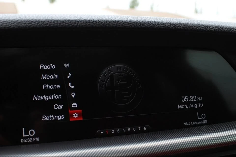 2018 Alfa Romeo Stelvio - Image 12 of 20
