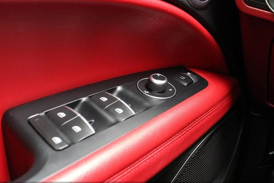 2018 Alfa Romeo Stelvio - Image 17 of 20