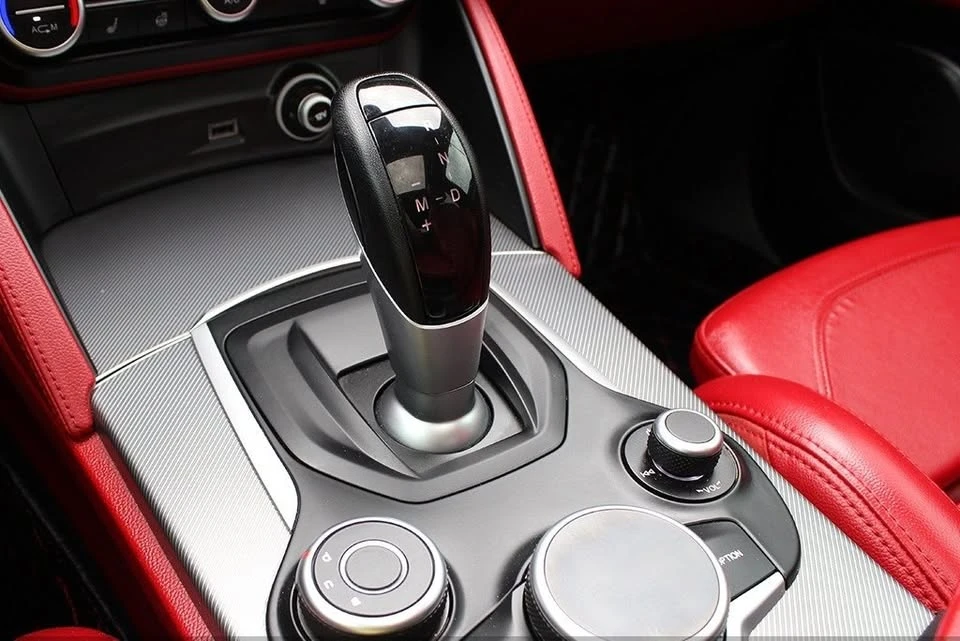 2018 Alfa Romeo Stelvio - Image 15 of 20